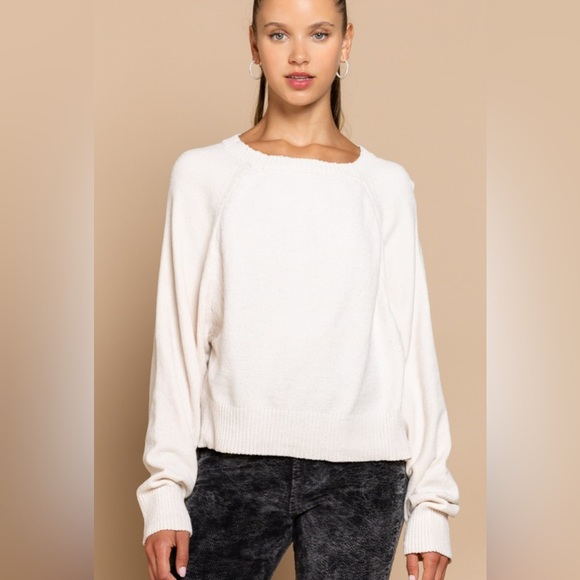 🔥sale POL Women’s Soft Pullover Backless Sweater - Cream- Sizes: S, M, L - Picture 5 of 8